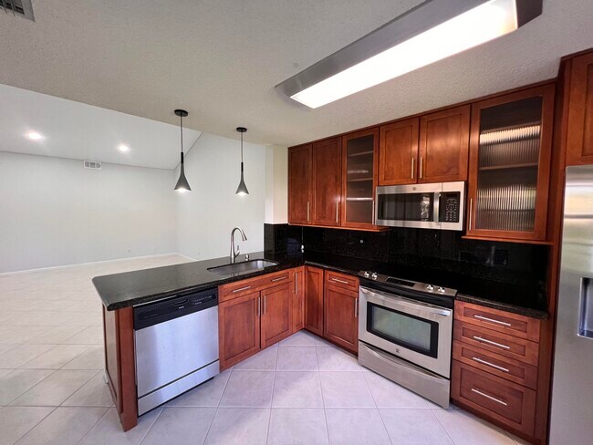Building Photo - 6614 Via Regina