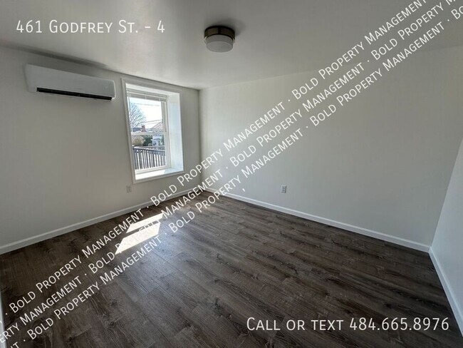 Building Photo - 461 Godfrey St