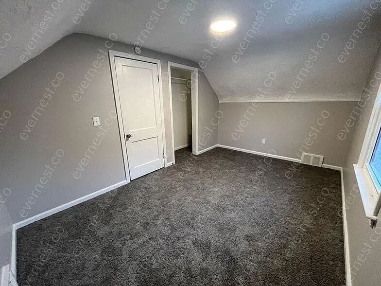 Building Photo - 84 W Shevlin Ave