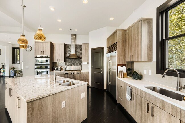 Building Photo - Cedar Park Furnished Home