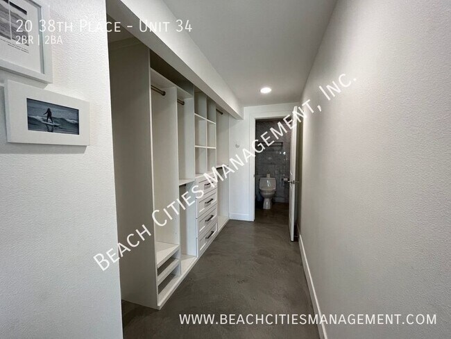 Building Photo - 20 38th Pl