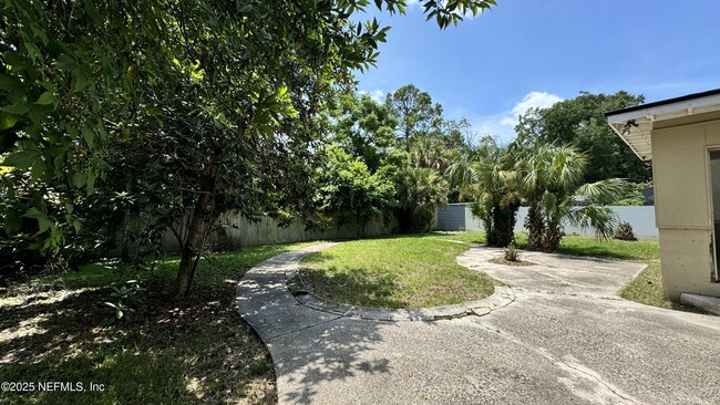 Building Photo - 6536 Anvers Blvd S