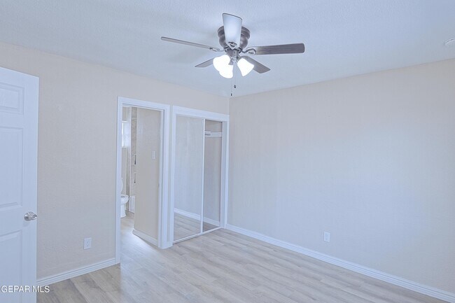 Building Photo - 4433 Yandell Dr