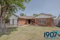 Building Photo - 1213 SW 97th St