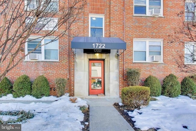 Building Photo - 1722 N Quinn St