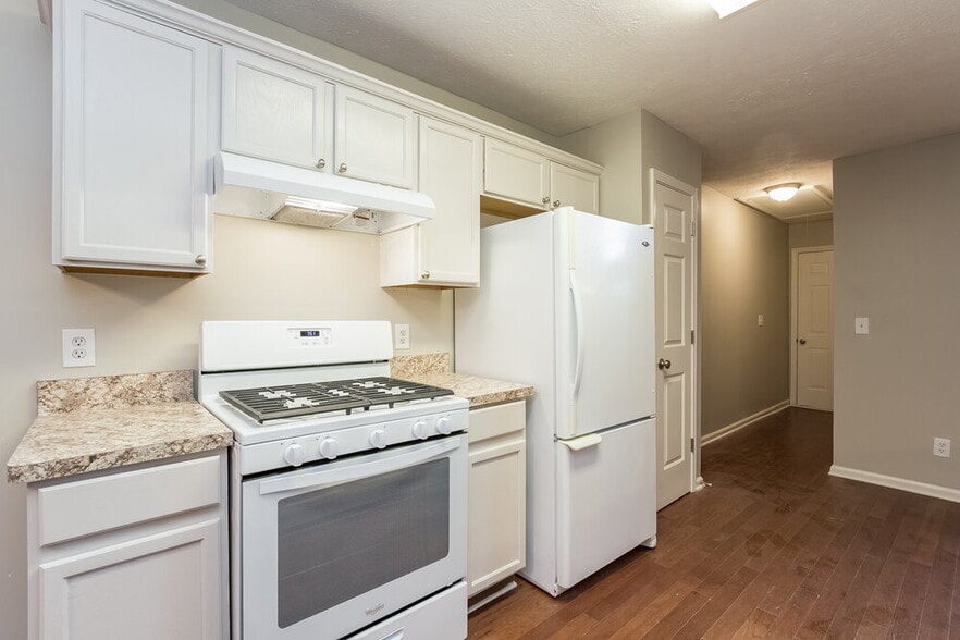 Building Photo - 865 Chatham Park Dr SW