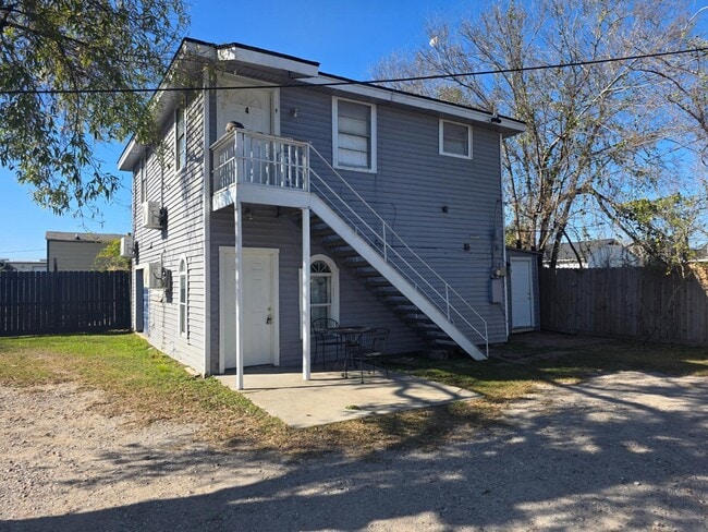 Building Photo - 13433 Topeka St