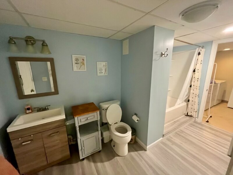 Building Photo - 415 Clark St