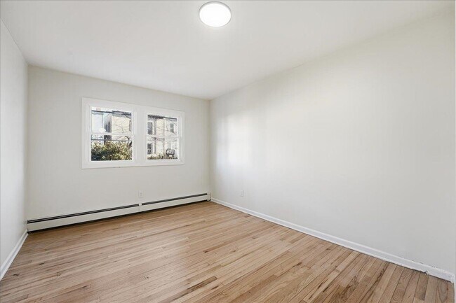 Building Photo - 212 Seaview Ave