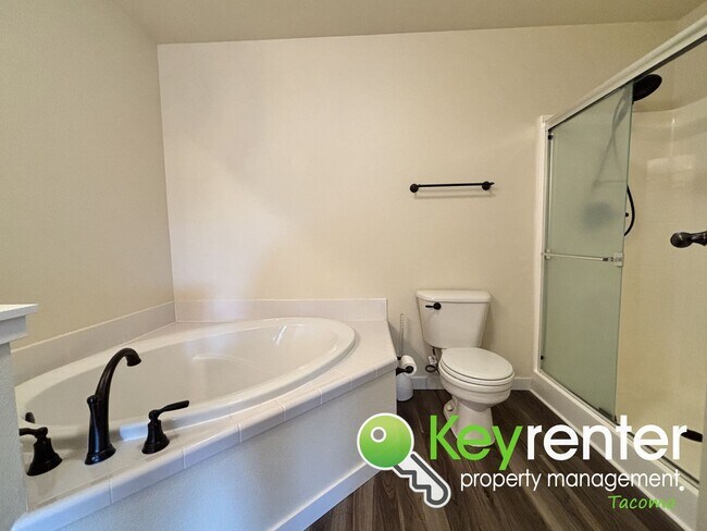 Building Photo - Newly Updated 5-Bedroom Home in Quiet Span...