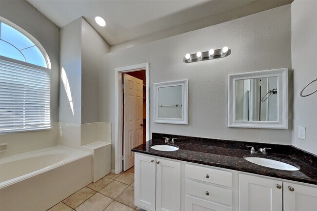 Building Photo - 7619 Almond Springs Dr