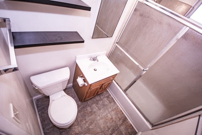 Building Photo - 308 N Azusa Ave