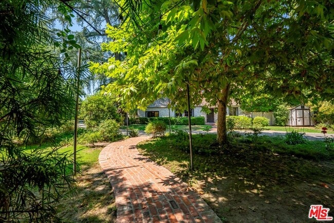 Building Photo - 23057 Sylvan St