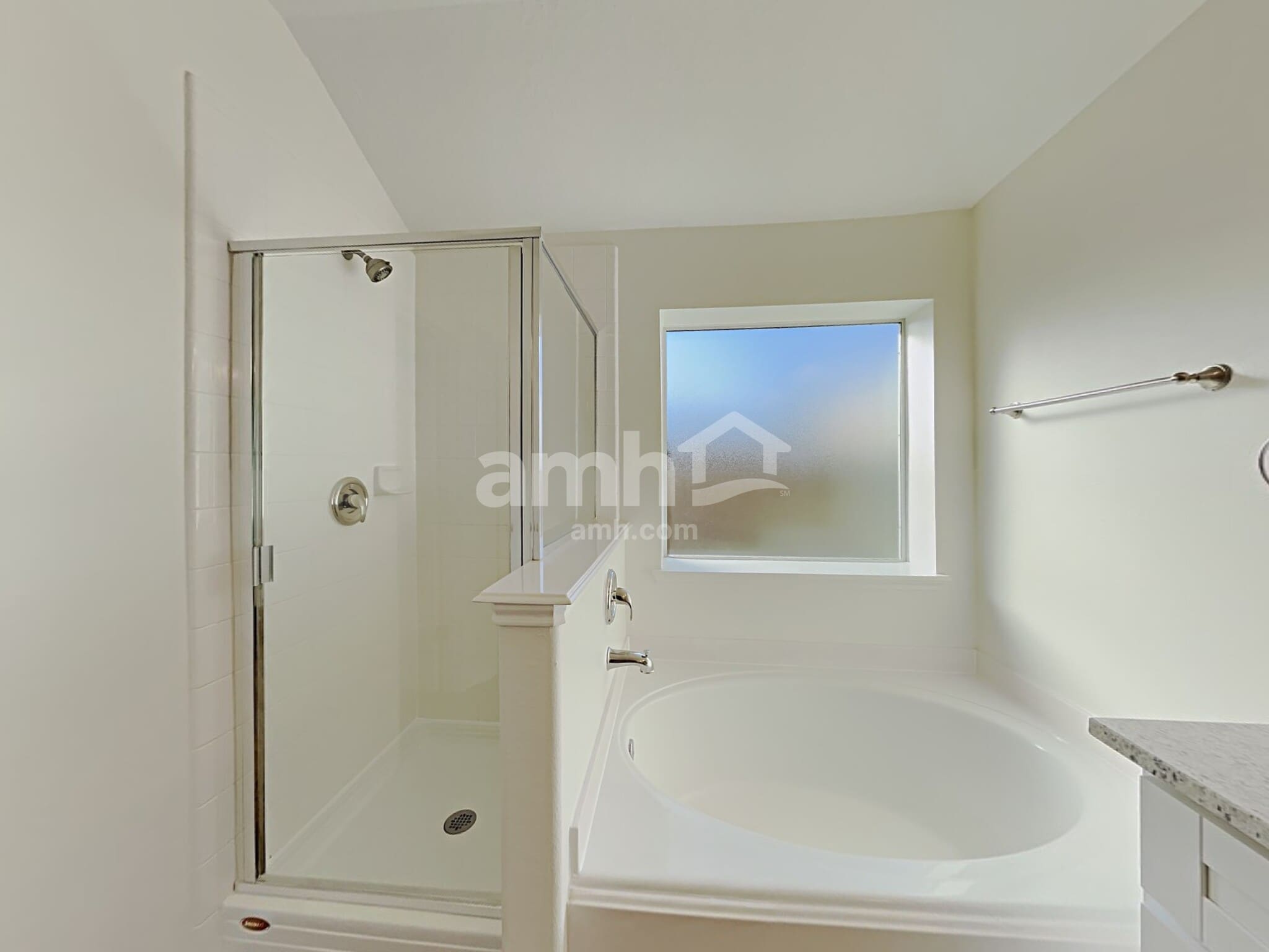 Building Photo - 20111 Niagara Falls Dr