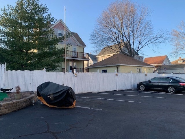 Building Photo - 23 Branch St