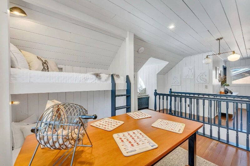 Building Photo - 617 Freel Dr