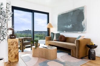 Building Photo - 240 Willoughby