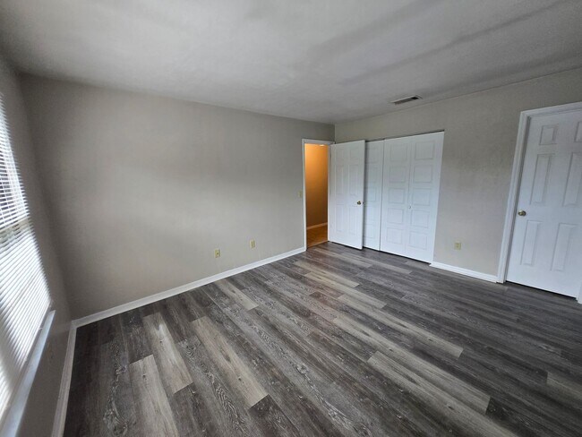 Building Photo - 2 Bedroom 2 Bath Condo