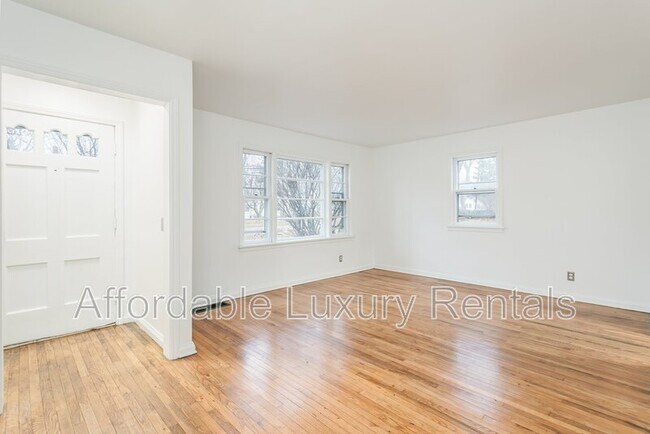 Building Photo - 805 N Landing Rd