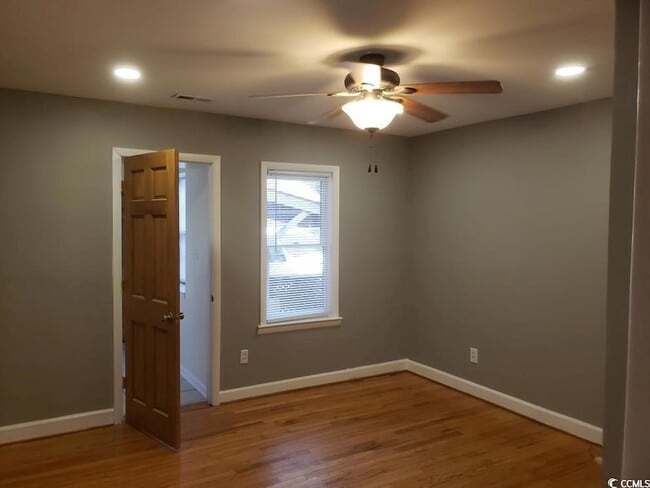 Building Photo - 507 31st Ave N