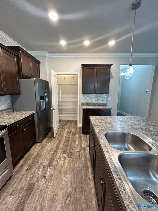 Building Photo - 107 Fourstar Ln