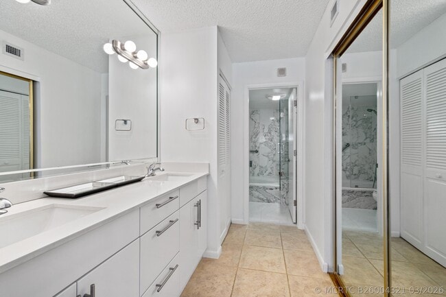 Building Photo - 5000 N Ocean Blvd