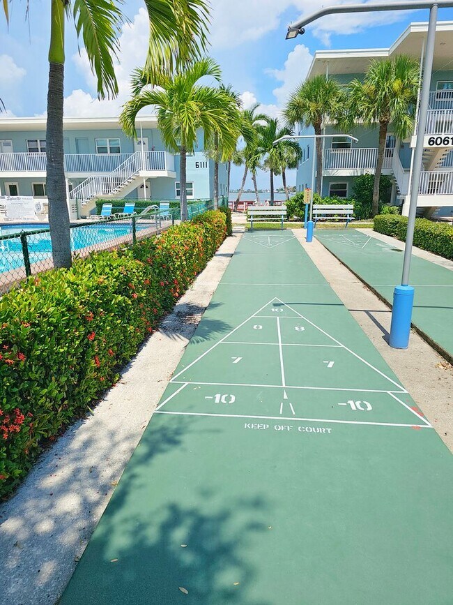 Building Photo - Fully Furnished 2 Bedroom 2 Bath St. Pete Beach Condo!