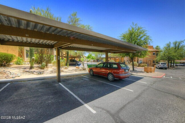 Building Photo - 6651 N Campbell Ave