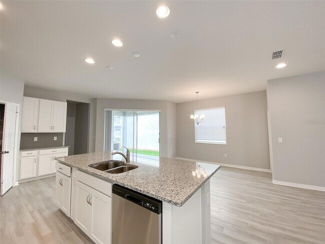 Building Photo - 12796 Brodlove Ln