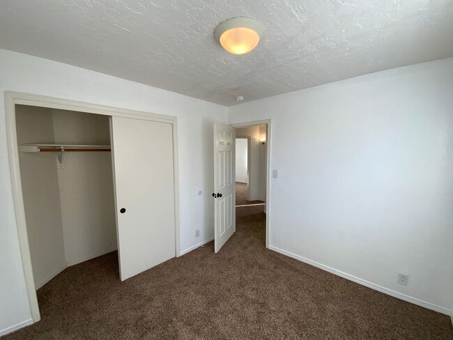 Building Photo - 4 Bedroom Single Story Home Available Near McMahon Blvd NW & Unser Blvd NW!