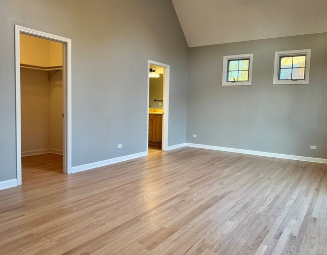 Building Photo - 1522 Stonegate Manor