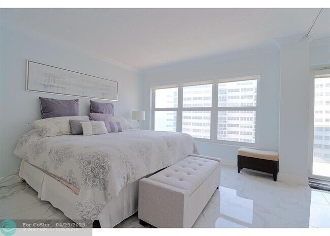 Building Photo - 3500 Galt Ocean Dr