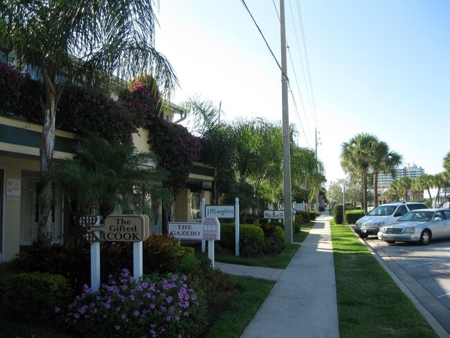 Building Photo - 915 Marigold Ln