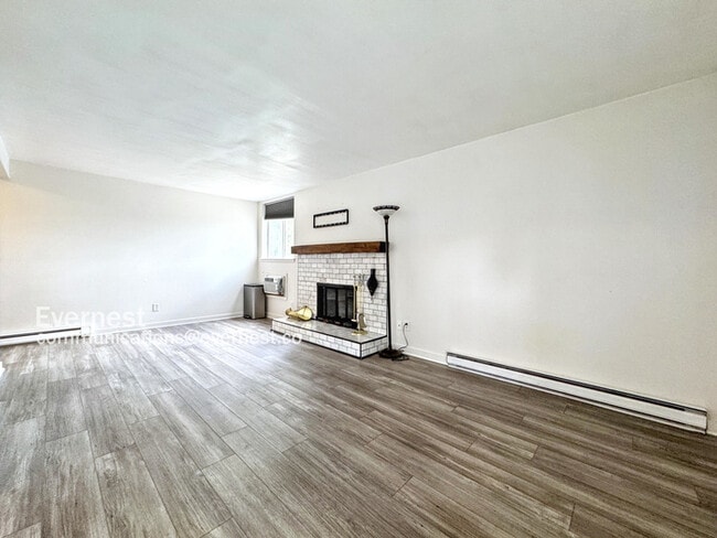 Building Photo - 17505 E Mansfield Ave