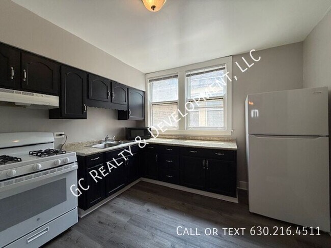 Building Photo - 1504 Pitner Ave