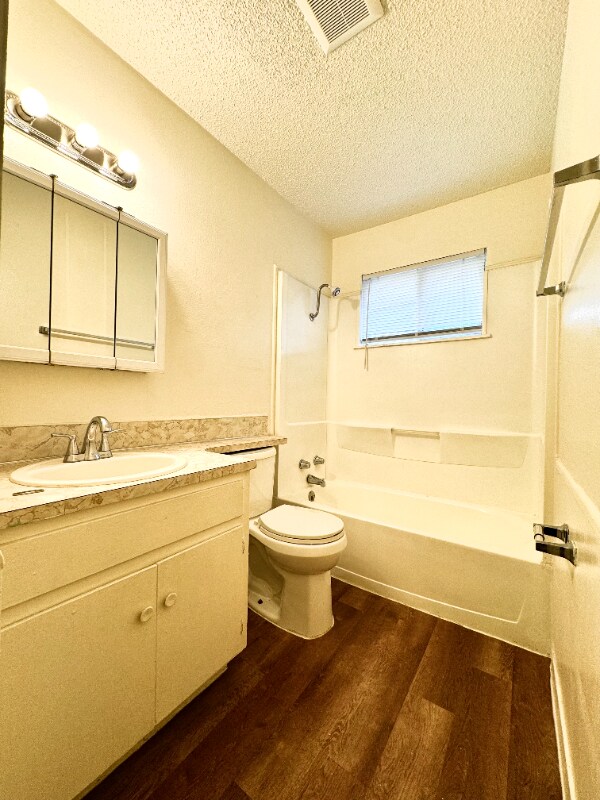 Building Photo - 314 Bramble Dr
