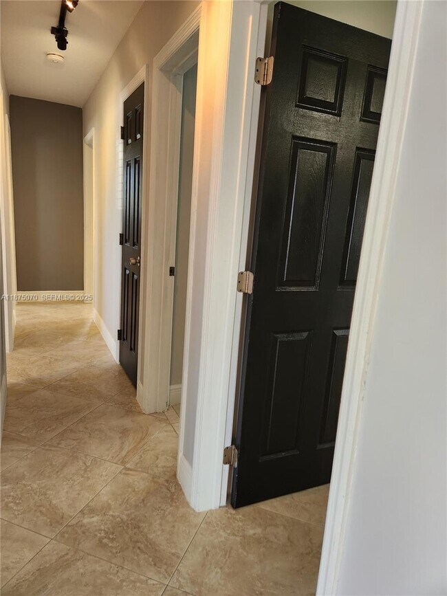 Building Photo - 10990 SW 57th St