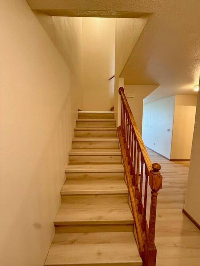 Building Photo - Charming 3 Bed, 1.5 Bath Unit in the Heart...