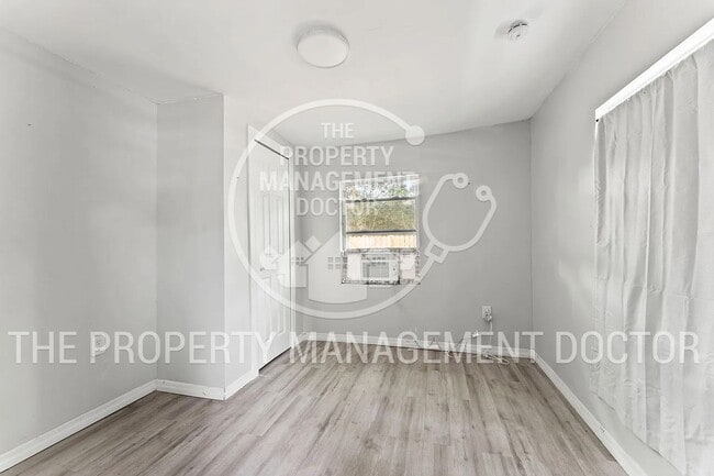 Building Photo - Welcome to 3/2 full renovated – Your Next Home Awaits in Jacksonville!