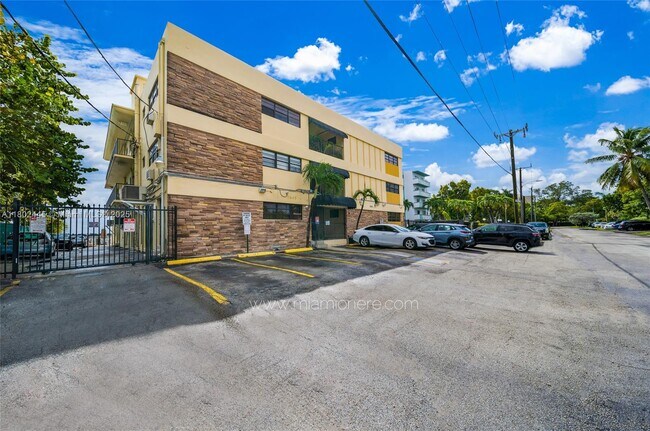 Building Photo - 7845 NE Bayshore Ct