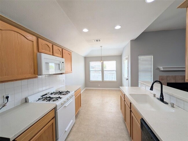 Building Photo - 15107 Nuttall Dr