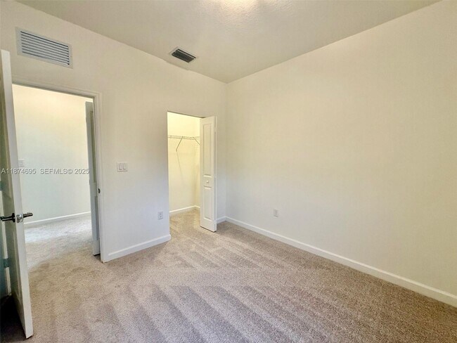 Building Photo - 2600 SE 25th St