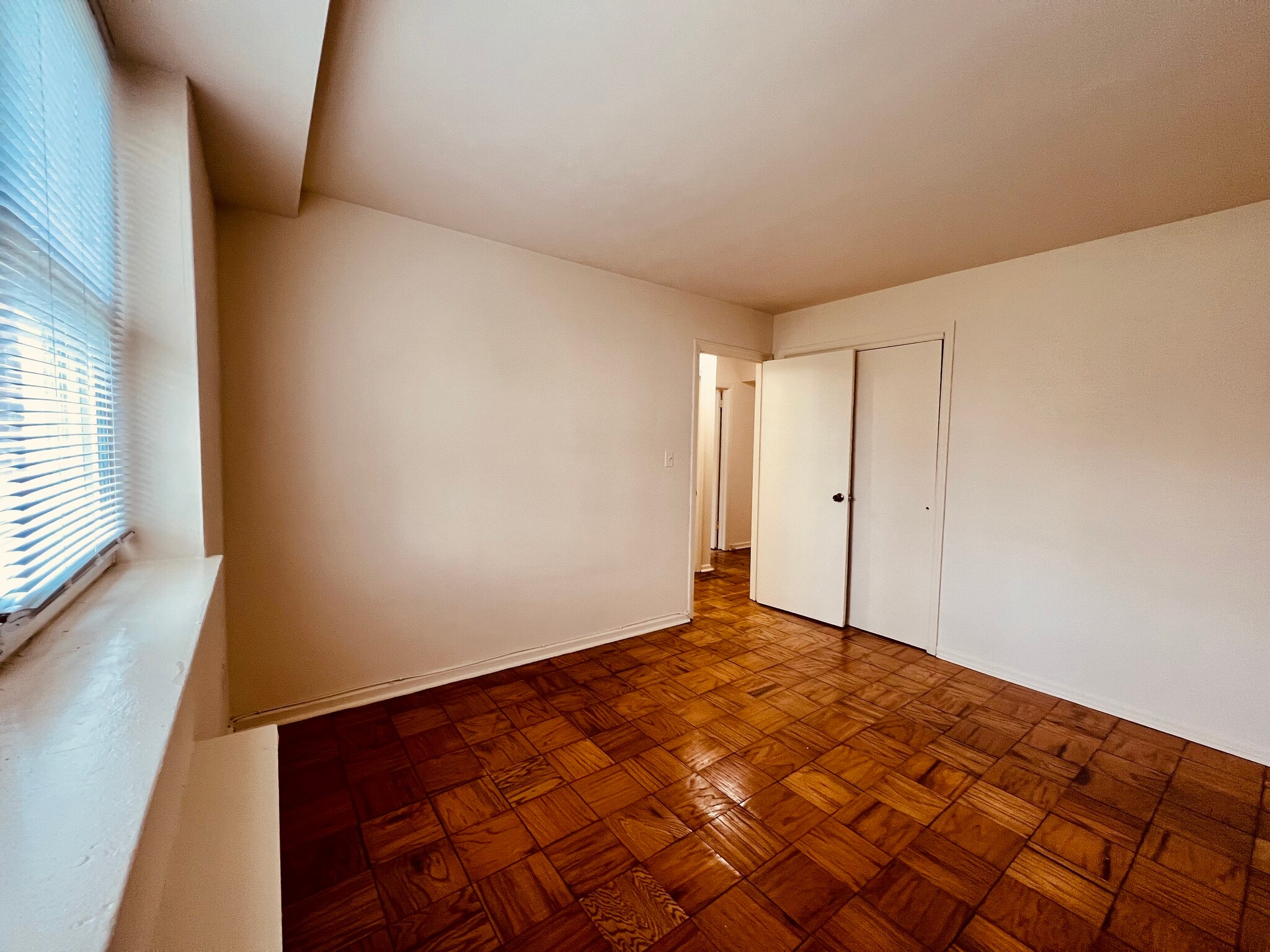 Building Photo - 242 Summit Ave