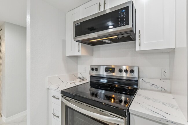 Building Photo - 1801 N Flagler Dr