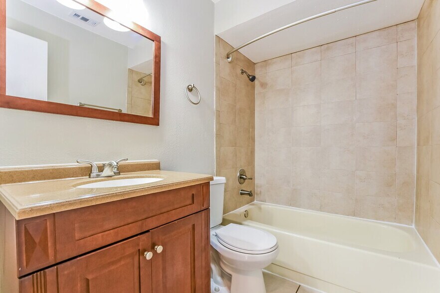 Building Photo - 1409 Bridlebrook Dr