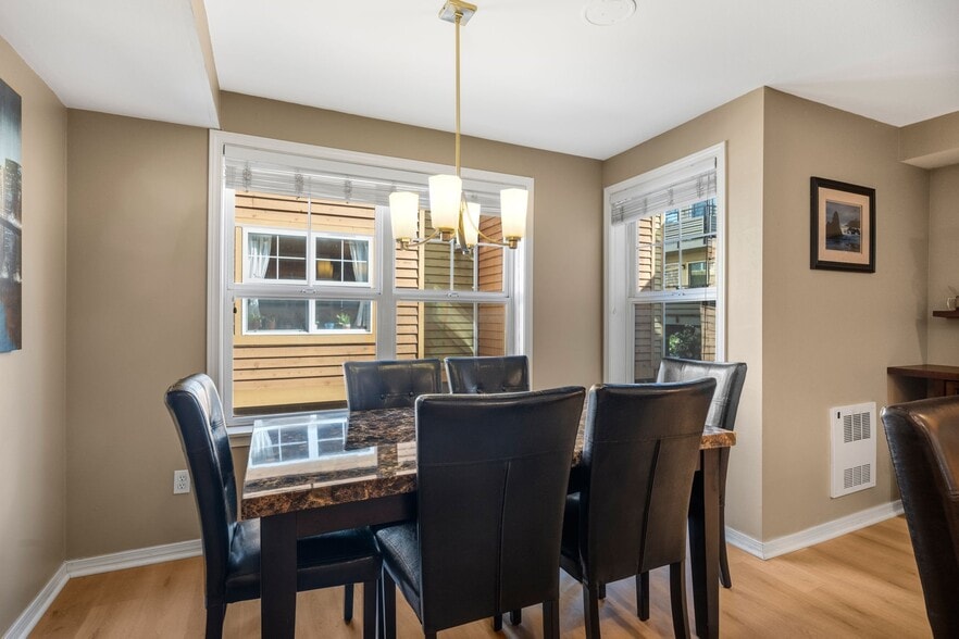 Building Photo - 931 N 35th St