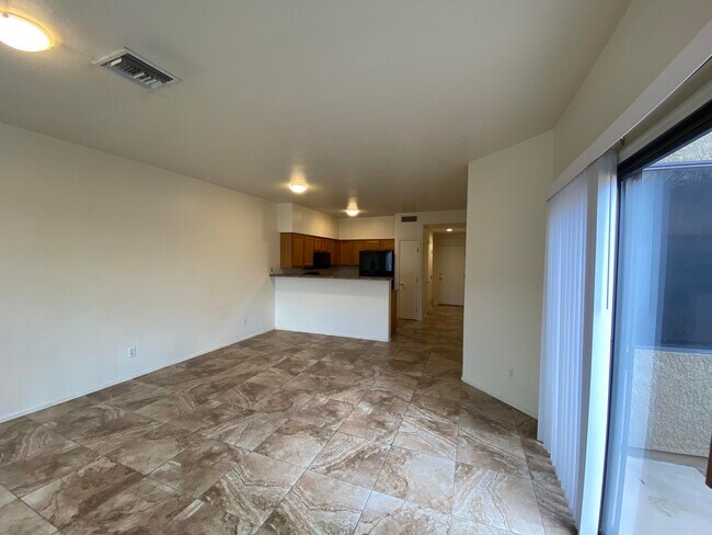 Building Photo - 1251 E Weimer Cir