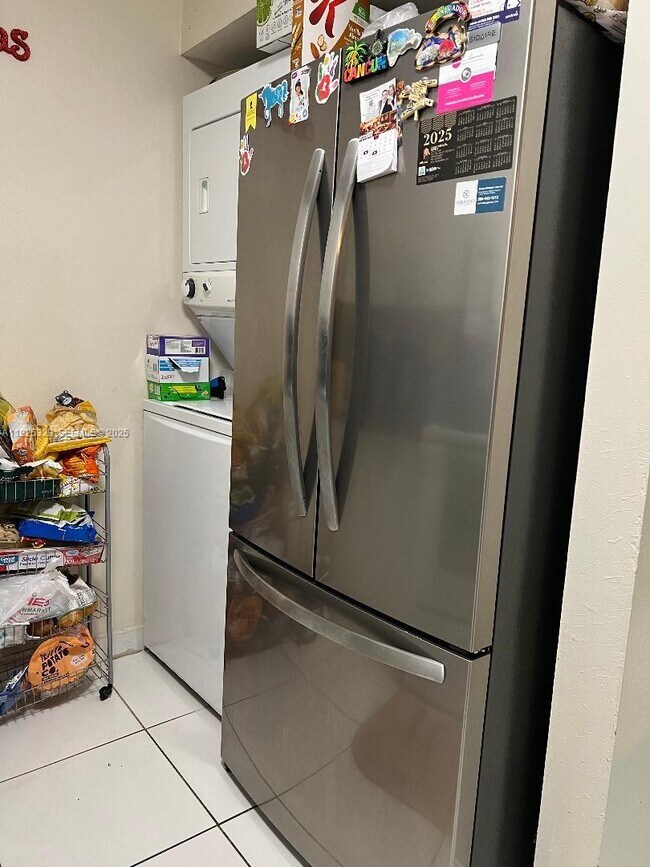 Building Photo - 2735 W 66th St