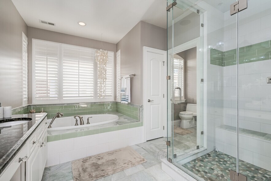 Building Photo - 621 Ponte Villas N