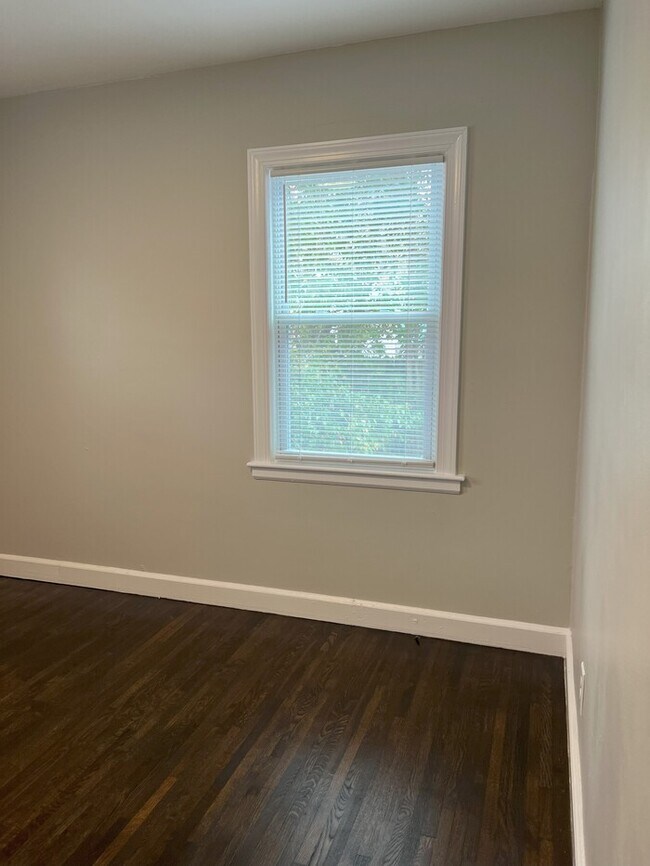 Building Photo - Beautifully Renovated 2BR Home with Modern...